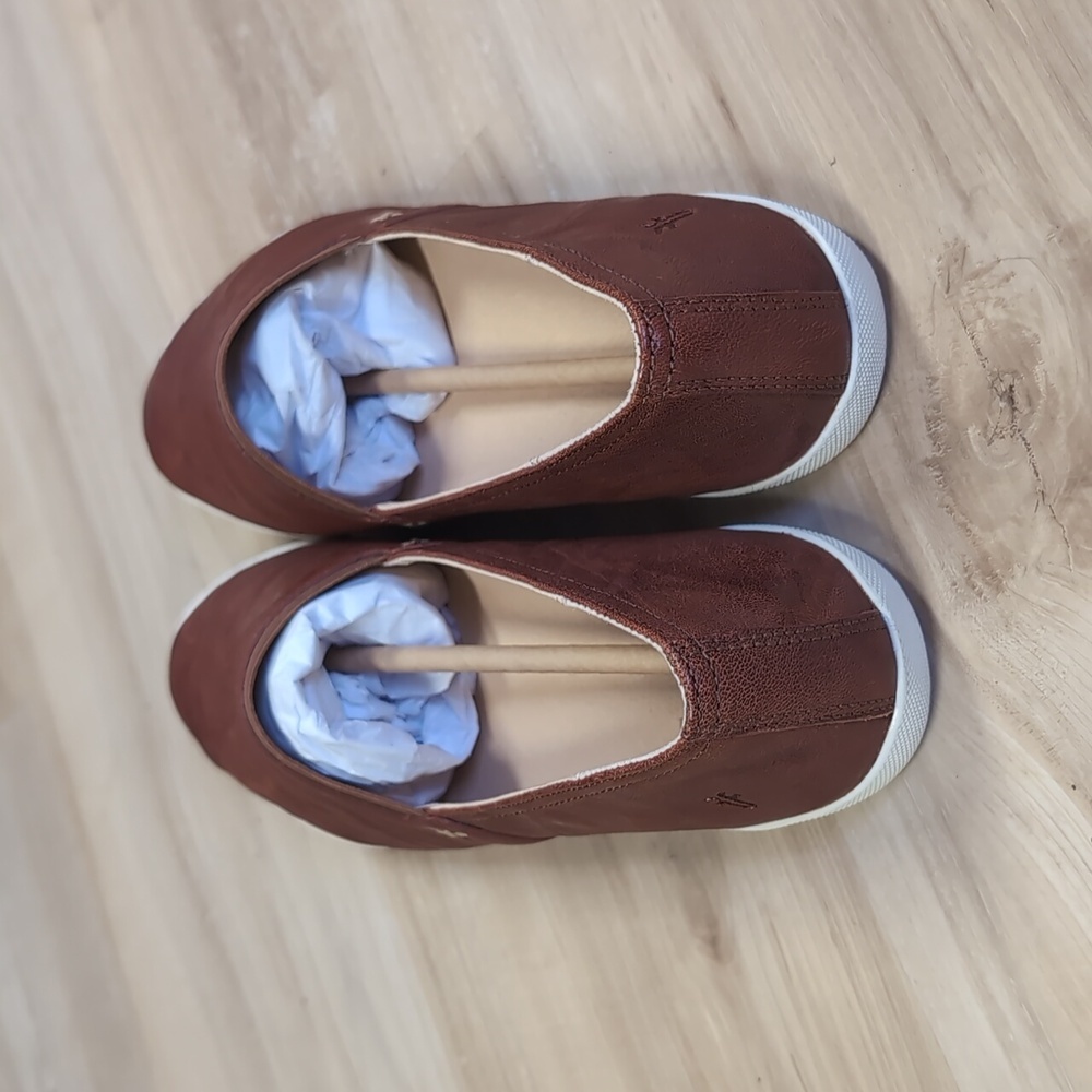 Frye Women's Melanie Slip On shoe - Picture 7 of 10